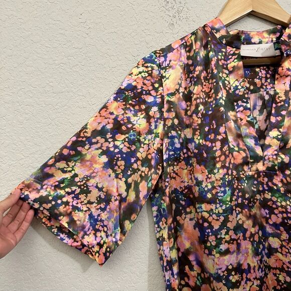 GINGER & SMART Dream State Silk Blouse V-Neck in Multi Abstract Print - Picture 2 of 9